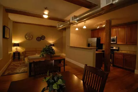 64 Beacon St, Worcester, MA 01610