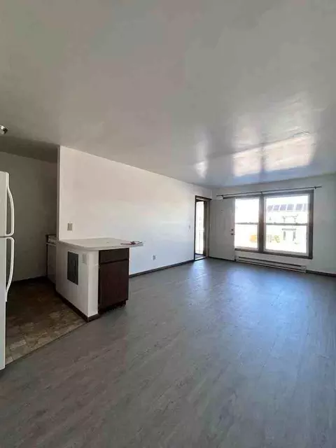 910 Richard Dr, Eau Claire, WI 54701