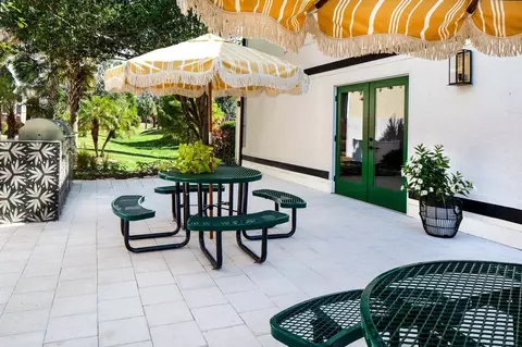 9101 Avenue Club Dr, Temple Terrace, FL 33637 photo 32
