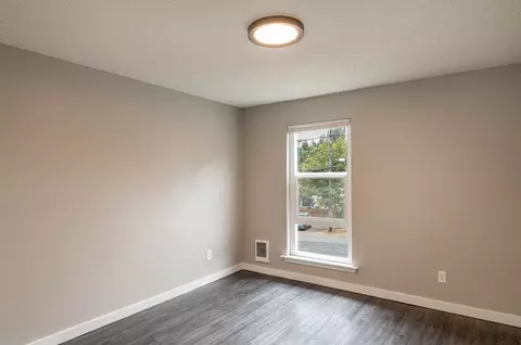 9556 Sand Point Way NE, Seattle, WA 98115 photo 8