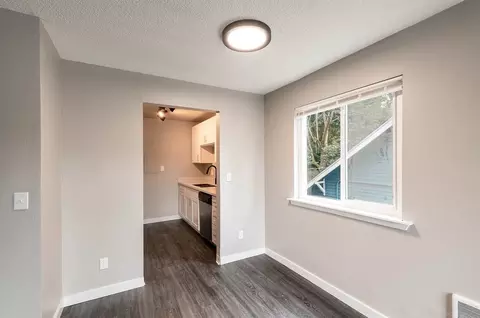 9556 Sand Point Way NE, Seattle, WA 98115 photo 5