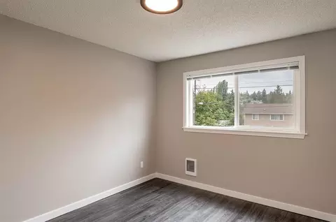 9556 Sand Point Way NE, Seattle, WA 98115 photo 10