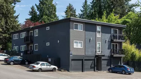 9556 Sand Point Way NE, Seattle, WA 98115 photo 2