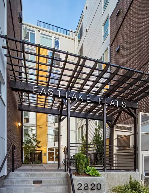2820 Eastlake Ave E, Seattle, WA 98102