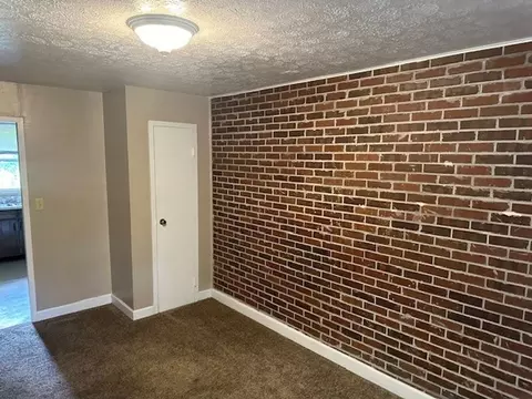 1139 S Main St, Rocky Top, TN 37769
