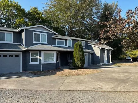 508 10th St SE, Puyallup, WA 98372