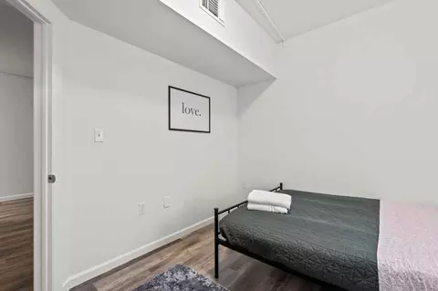 911 W 22nd St, Austin, TX 78705 photo 14