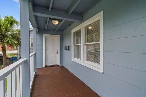 4020 Avenue O 12, Galveston, TX 77550