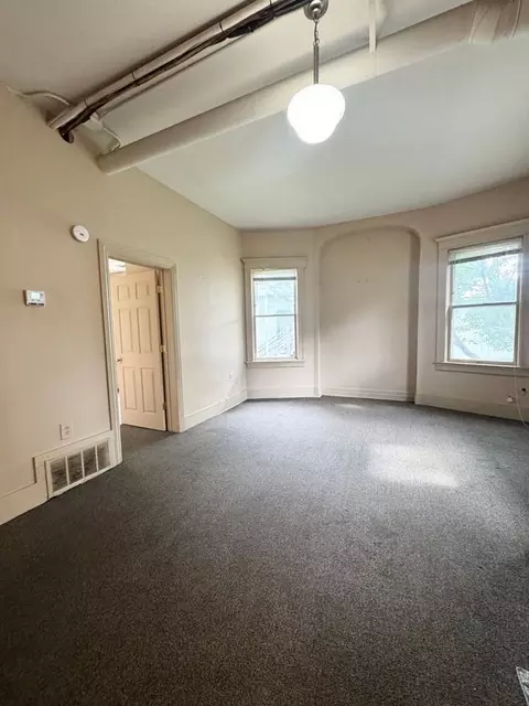 112 N 38th Ave, Omaha, NE 68131