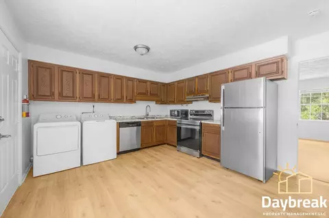10913 Queen Ann Ct, Savannah, GA 31406