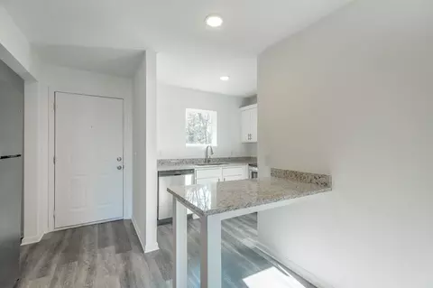 73 Shallowford Rd, Chattanooga, TN 37404 photo 2