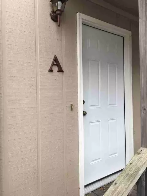 1106 S Joplin St, Pittsburg, KS 66762