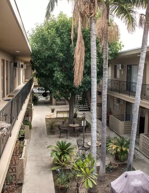 445 E Verdugo Ave, Burbank, CA 91501
