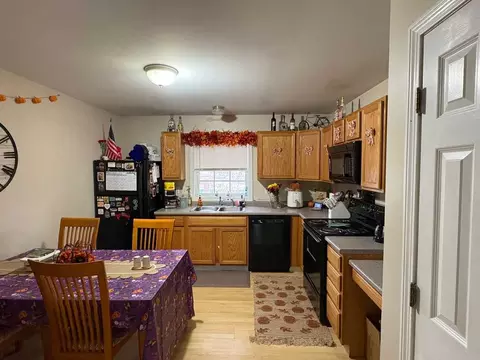 13 Meadow St, Claremont, NH 03743