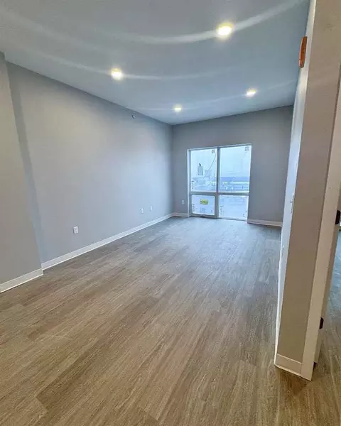 2011 W Superior St, Duluth, MN 55806 photo 15