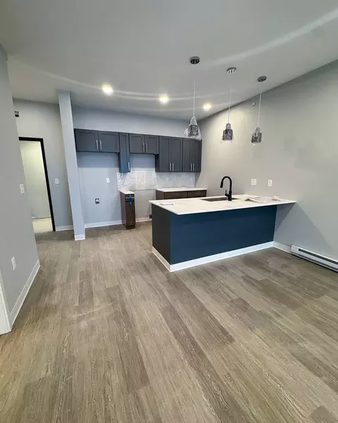 2011 W Superior St, Duluth, MN 55806 photo 16