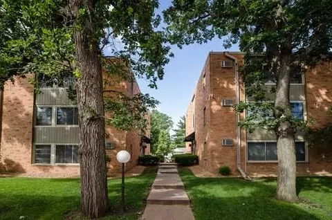 3848 W Broadway Ave, Robbinsdale, MN 55422