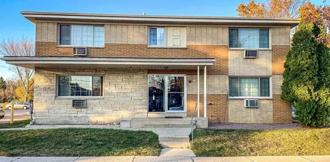 2738 E Bolivar Ave, Saint Francis, WI 53235