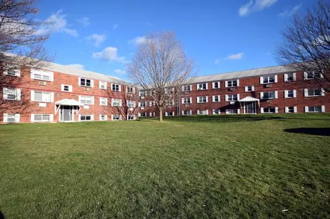 424 Waupelani Dr, State College, PA 16801