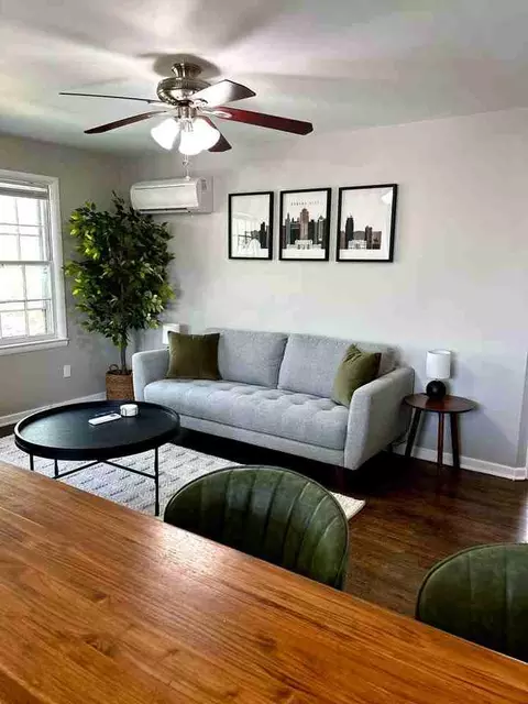 3823 Bell St, Kansas City, MO 64111