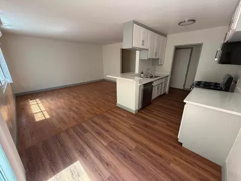 7769 Saint Bernard St, Los Angeles, CA 90293