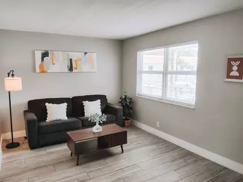50 SE 12th St, Fort Lauderdale, FL 33316
