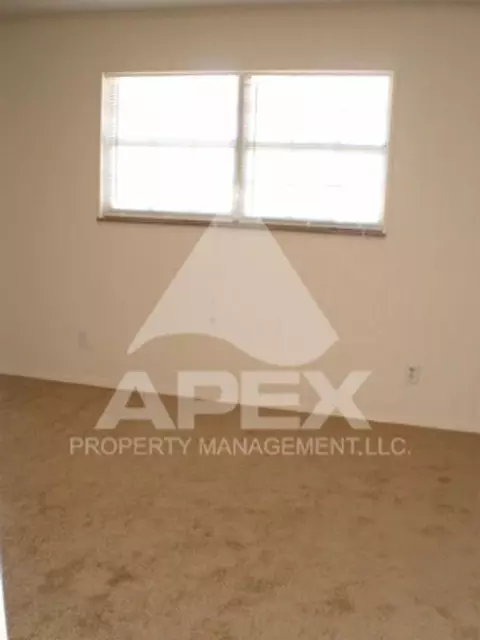 1221 W Parkway Ave, Knoxville, TN 37912