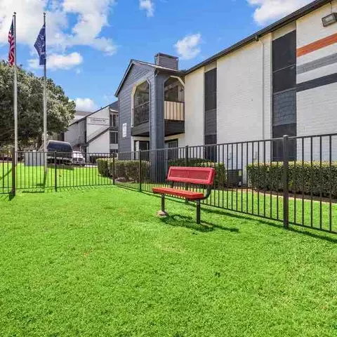 1516 Arbor Town Cir, Arlington, TX 76011 photo 16