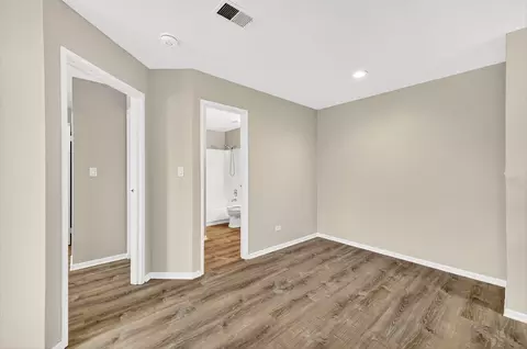 1627 Country Lakes Dr, Naperville, IL 60563 photo 2