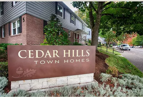 10233 SW Eastridge St, Cedar Hills, OR 97225