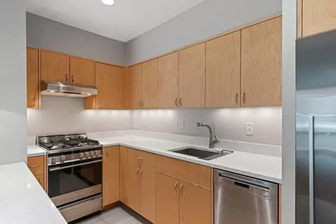 1570 Eustis St, Lauderdale, MN 55108