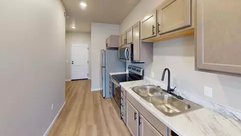 1631 4th St NE, Watertown, SD 57201