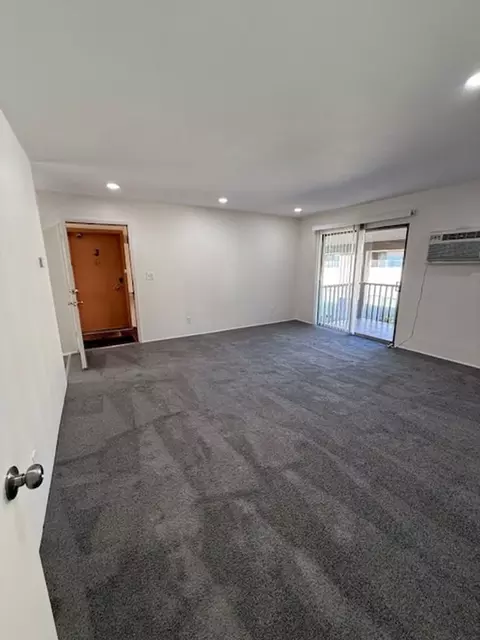 1011 W Angeleno Ave, Burbank, CA 91506