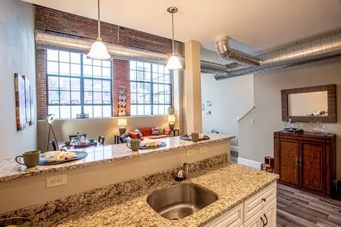 12 Eagle St, Providence, RI 02908