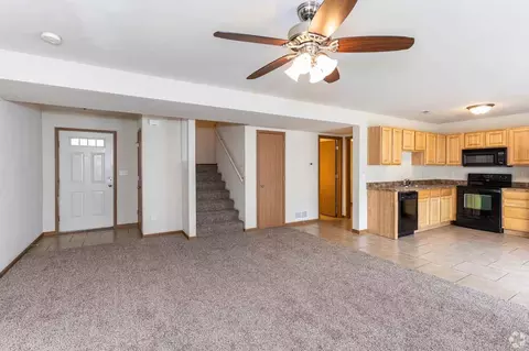 136 E Old Plank Rd, Columbia, MO 65203