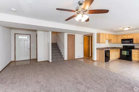 136 E Old Plank Rd, Columbia, MO 65203