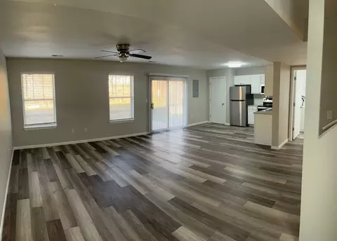 136 E Old Plank Rd, Columbia, MO 65203
