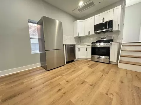 430 Dickinson St, Philadelphia, PA 19147