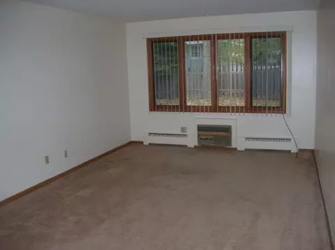2400 W 90th St, Bloomington, MN 55431 photo 2