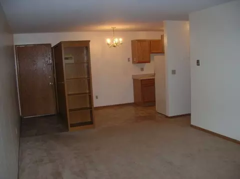 2400 W 90th St, Bloomington, MN 55431 photo 5