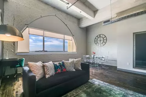 500 S Ervay St, Dallas, TX 75201