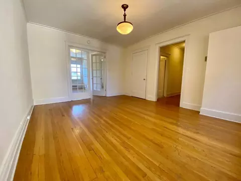 4210 Brooklyn Ave NE, Seattle, WA 98105