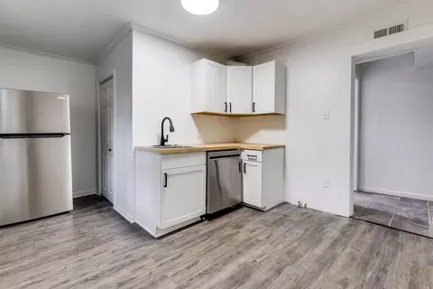955 E Warrington Ave, Pittsburgh, PA 15210