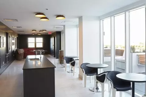 3560 Broadway Blvd, Kansas City, MO 64111