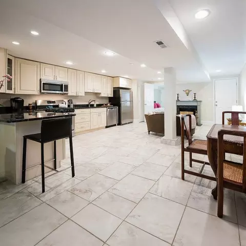 1425 P St NW, Washington, DC 20005 photo 3