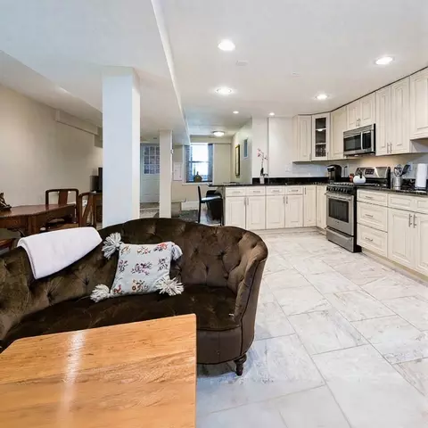 1425 P St NW, Washington, DC 20005 photo 2