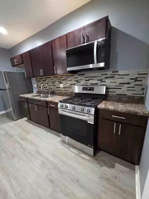 4940 W Van Buren St, Chicago, IL 60644