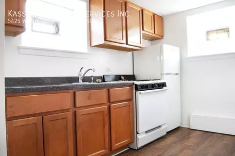 5419 W Montrose Ave, Chicago, IL 60641
