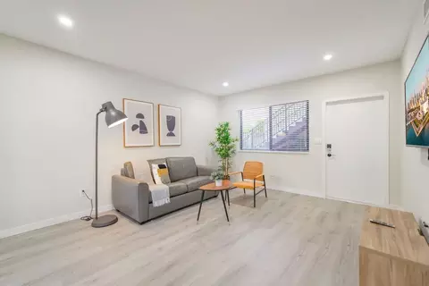 700 SW 11th Ave, Miami, FL 33130