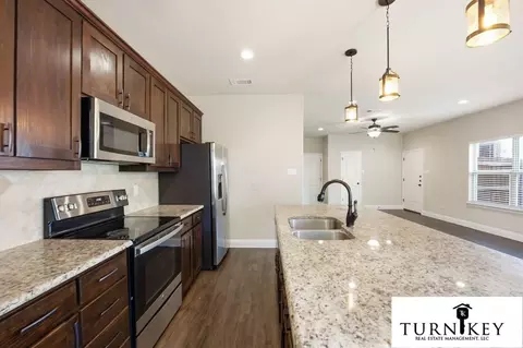 821 Jameson St, Weatherford, TX 76086